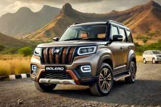 प्रीमियम लुक वाली Mahindra Bolero, जिसमें बोल्ड फ्रंट ग्रिल, LED हेडलाइट्स, स्टाइलिश अलॉय व्हील्स और डुअल-टोन एक्सटीरियर है।