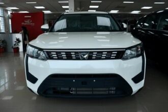 Mahindra XUV300 2025 का नया मॉडल, शानदार लग्जरी लुक और दमदार इंजन के साथ।