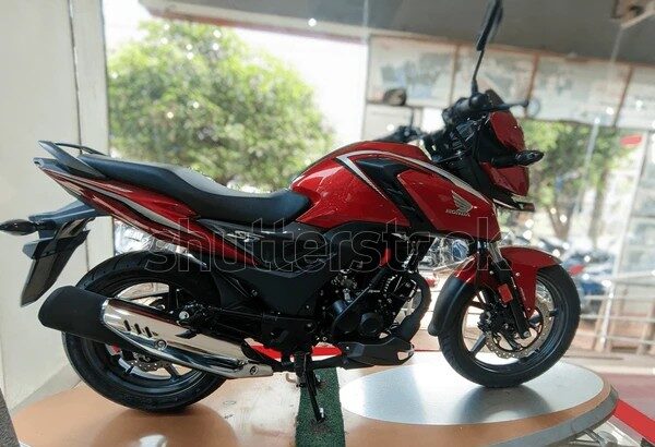 Honda SP 160 – स्पोर्टी लुक और 160cc दमदार इंजन के साथ नई स्टाइलिश बाइक।