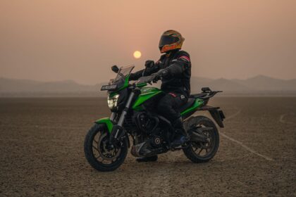 Bajaj Dominar 400 शानदार रोड ट्रिप के दौरान लैंडस्केप मोड में, दमदार परफॉर्मेंस और आकर्षक डिजाइन के साथ