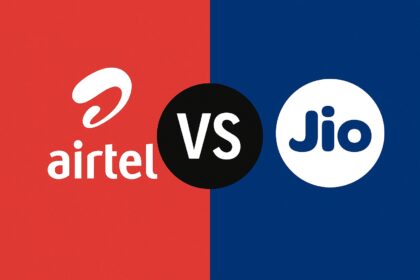 Airtel और Jio की तुलना करता हुआ एक डिजिटल ग्राफिक, जिसमें Airtel के लिए लाल और Jio के लिए नीला बैकग्राउंड है, बीच में "VS" चिह्न।